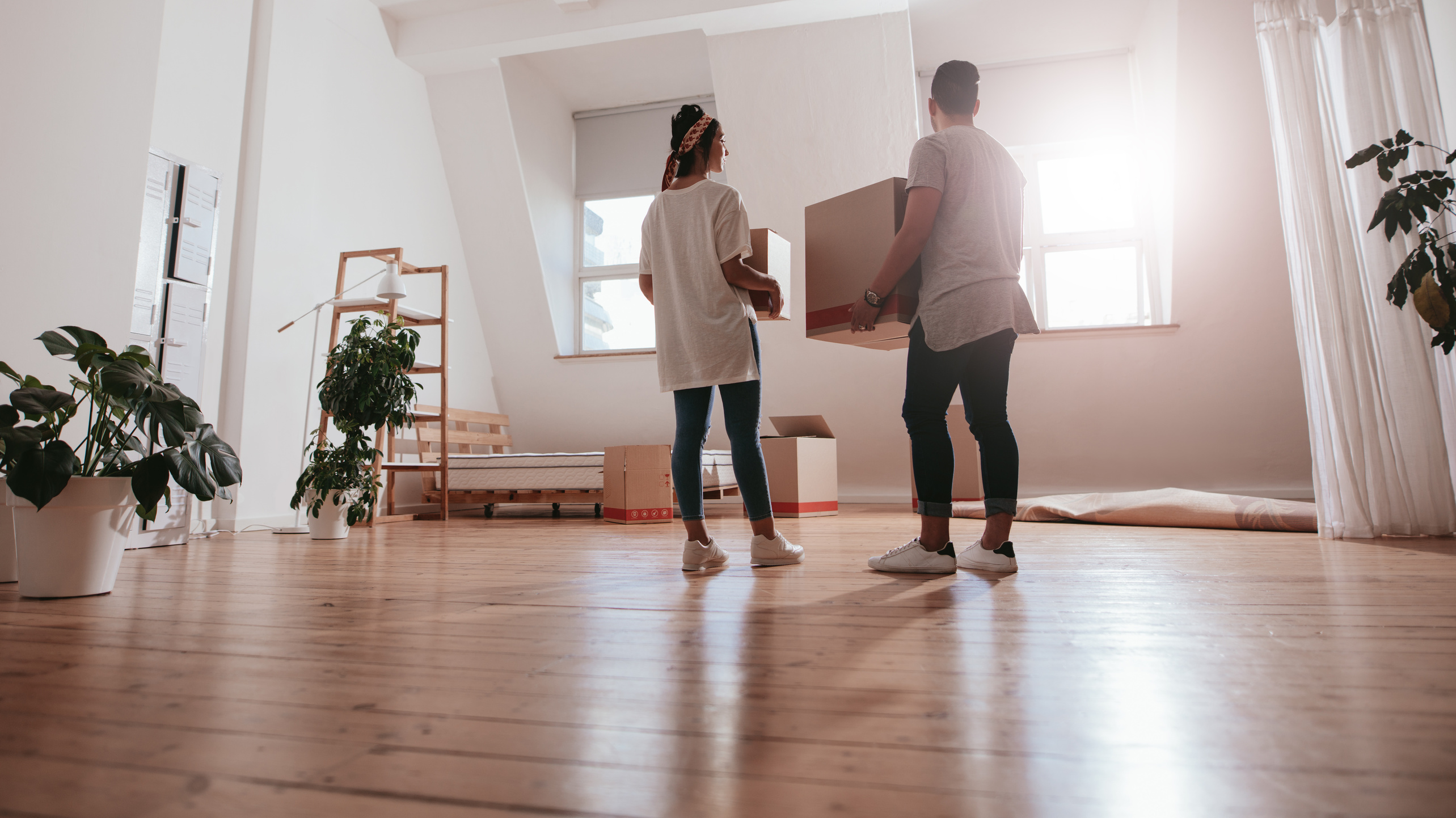 Couple moving out of an apartment