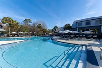 renew-tallahassee-apartment-homes-for-rent-tallahassee-fl-32303-pool (2) (3)