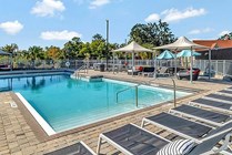 Swimming-Pool-01-The-Rowe-Tallahassee-FL-11