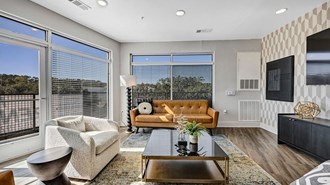 The Luxe on West Call